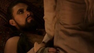 Emilia Clarke naked Game Of Thrones S01E02