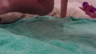 SOLO ANAL SEXTOY/FINGER CUTE TEEN