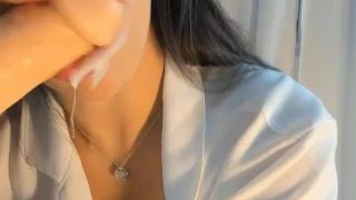 Sexy Latina RolePlay Medica fazendo sexo oral ate gozar na boca JOI