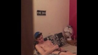 Young chav caught wanking. HOT CUMSHOT