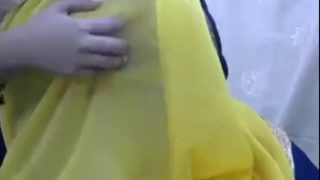 Desi Bhabhi exposing her milky boobs