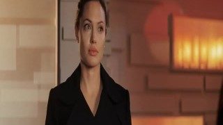 Angelina Jolie – Mr And Mrs Smith